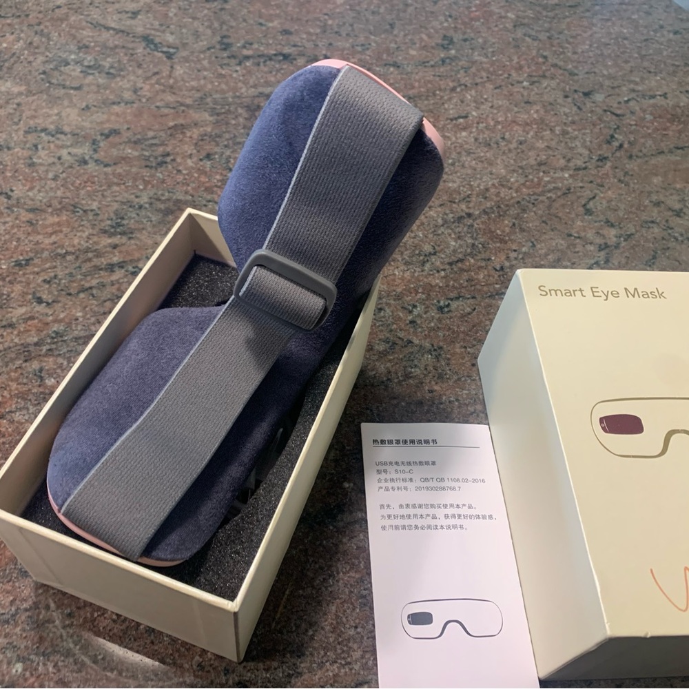 Massage eye mask